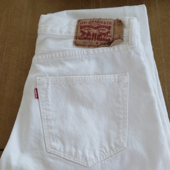 LEVI'S WHITE 501 JEANS - Picture 6 of 9